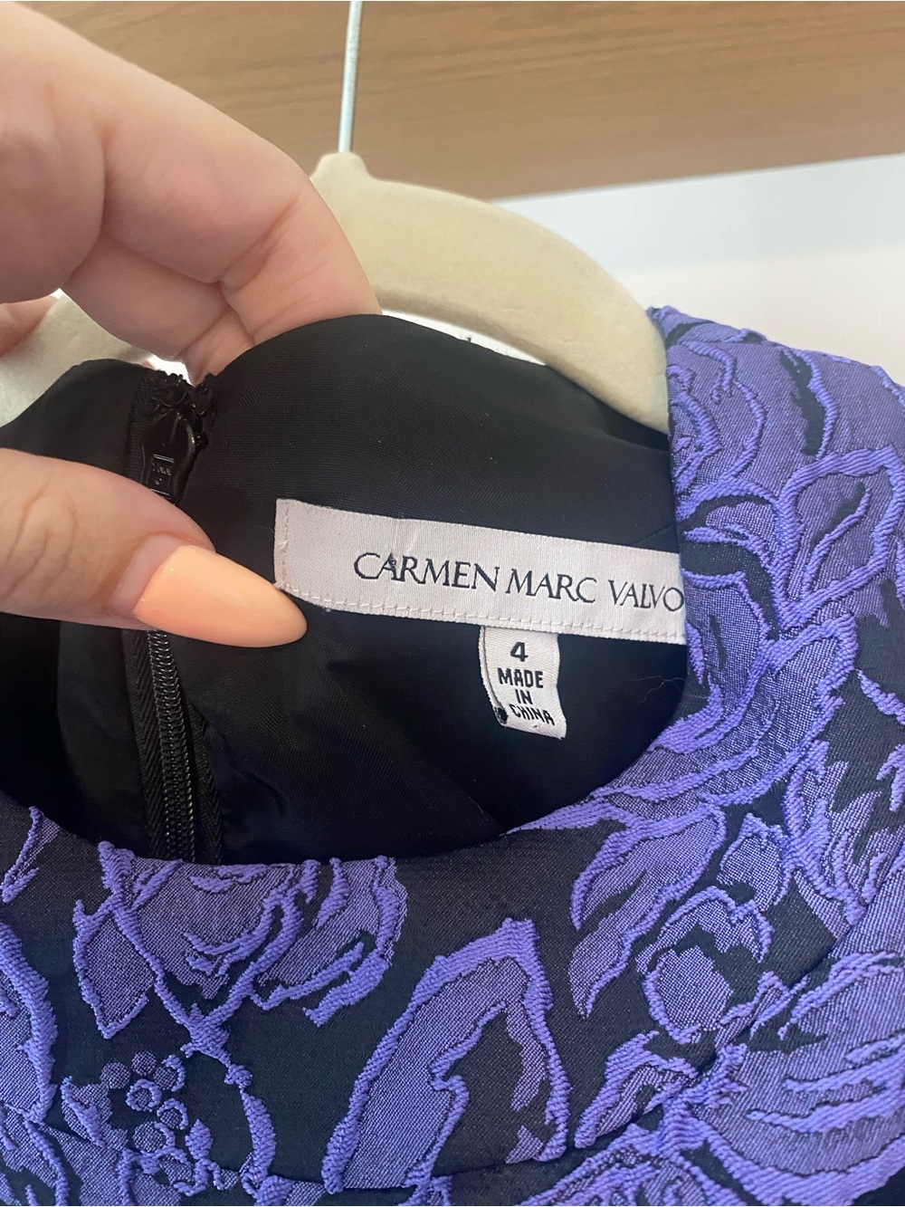 Carmen Marc Valvo Black and Purple Floral Jacquard Sheath Dress - Picture 4 of 10